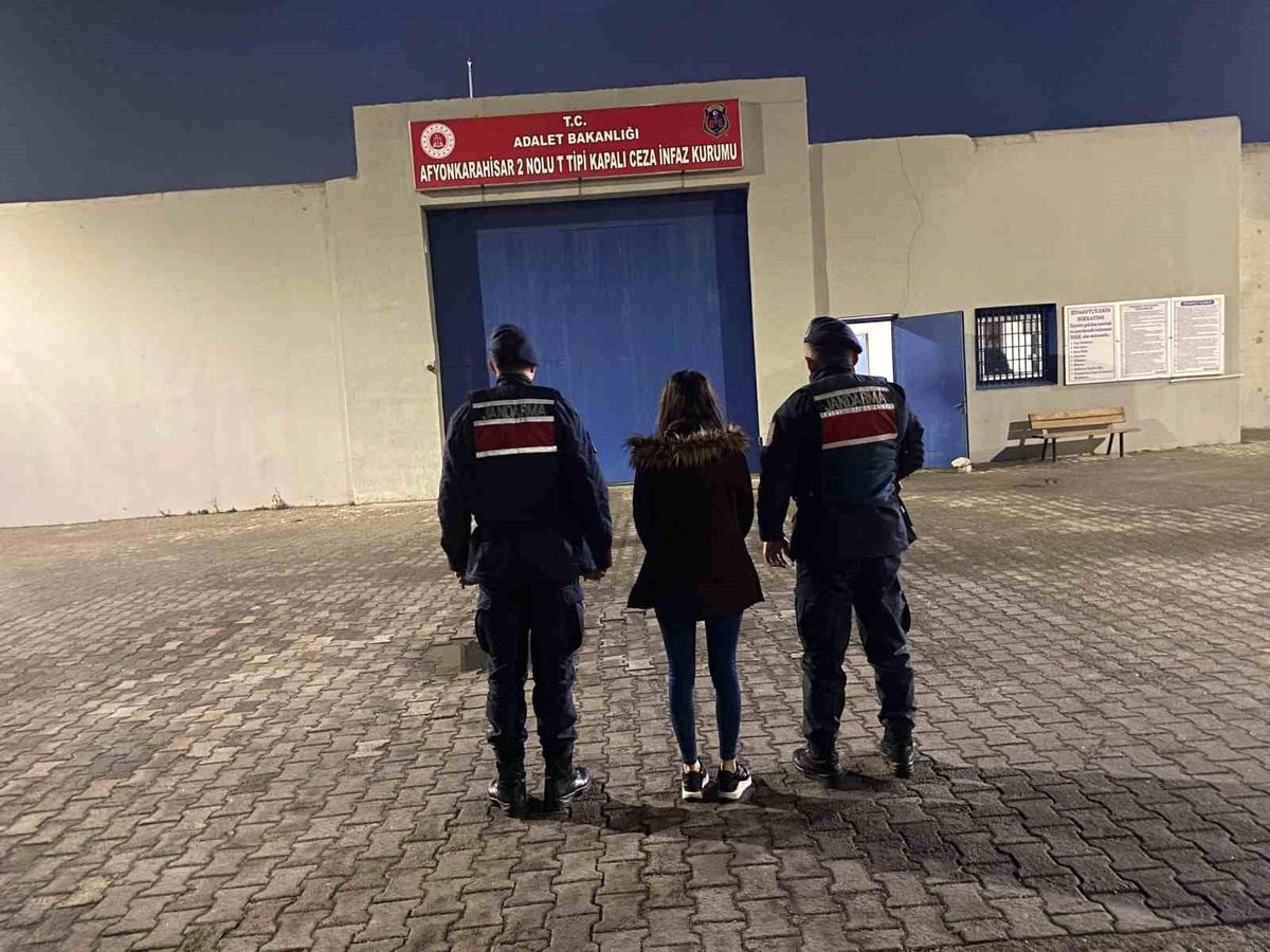 Aranan Şahıs Jandarma Tarafından Yakalandı