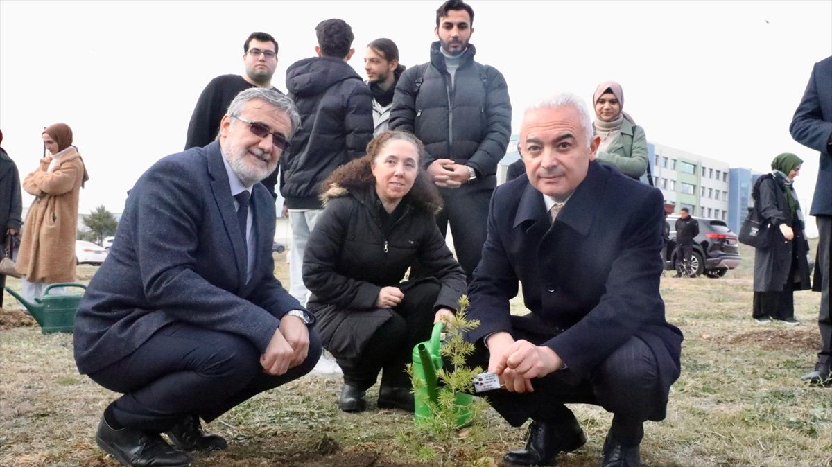 KLÜ\'de Fidan Dikim Etkinliği