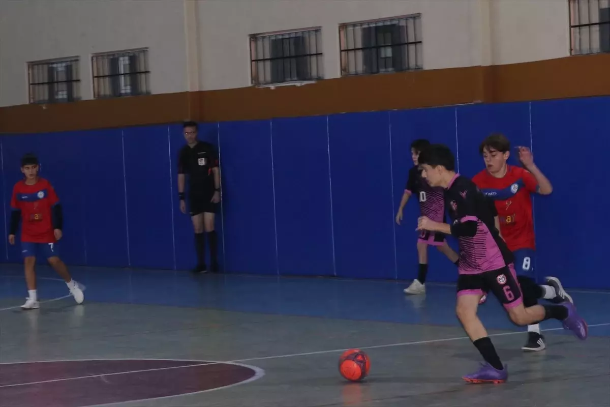 Havza\'da Okul Sporları Futsal Müsabakaları Başladı