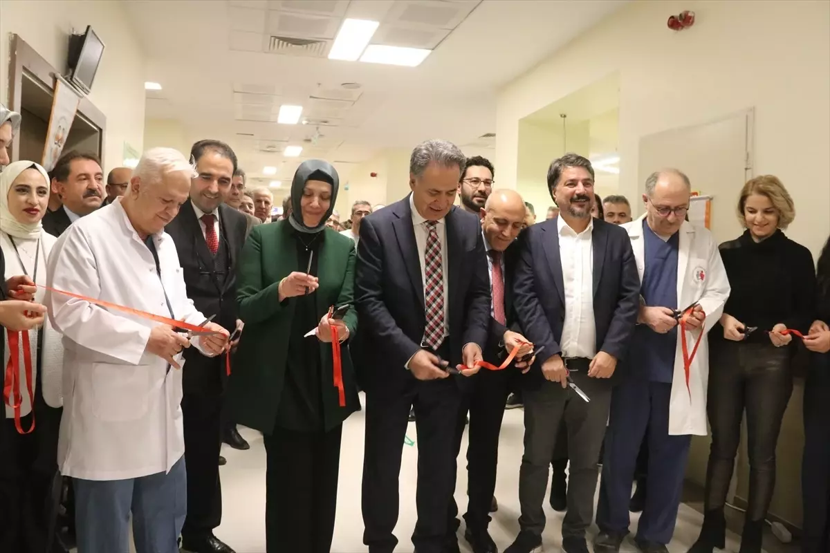 İnönü Üniversitesi\'nde Yapay Zeka Destekli MR Cihazı Açıldı