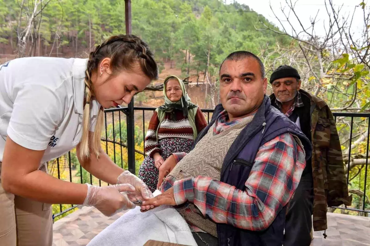 Mersin Büyükşehir Belediyesi Yaşlılara Destek Olmaya Devam Ediyor