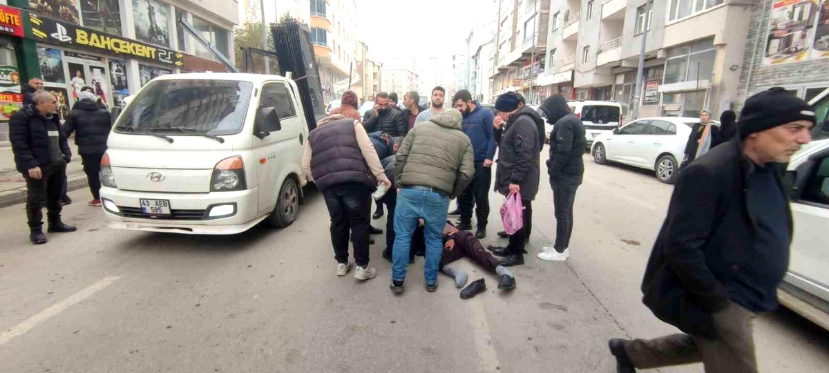 Muş\'ta Yaya Kazası: Sürücü Kaçtı