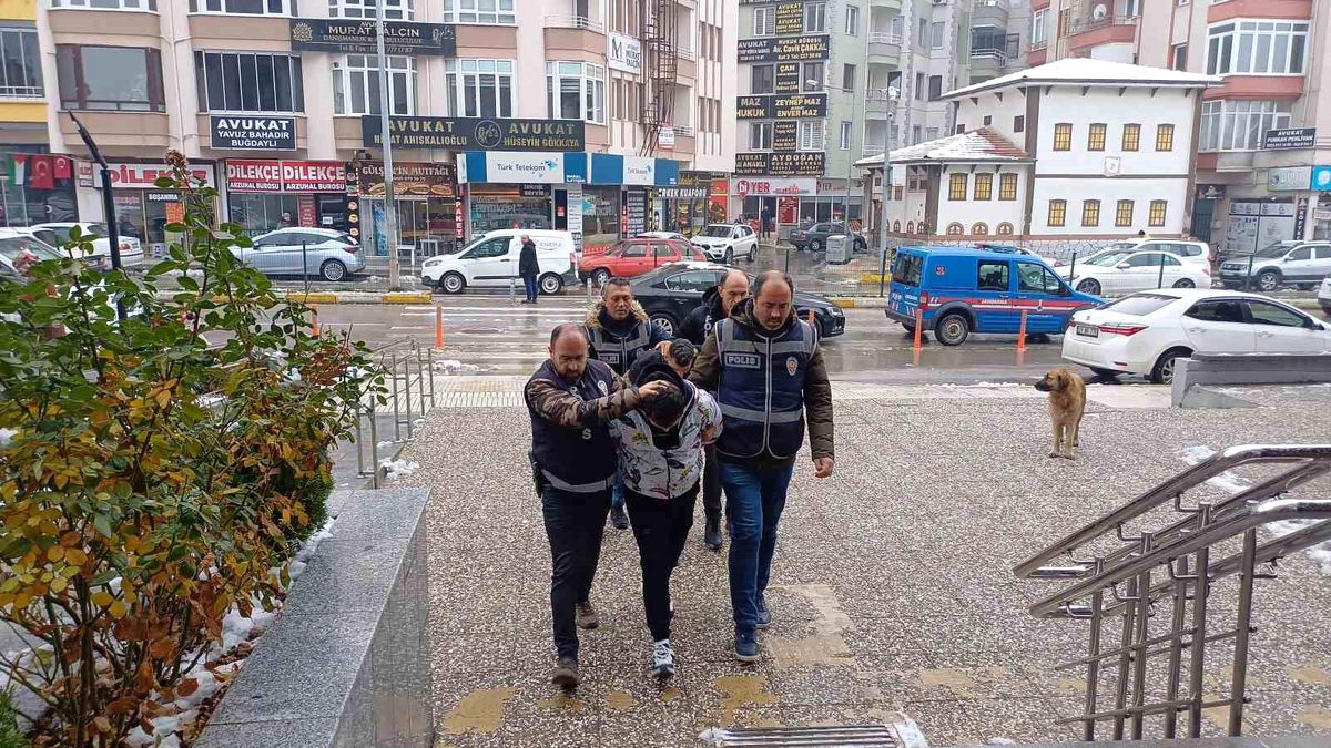 Çorum\'da Dolandırıcılar Yakalandı