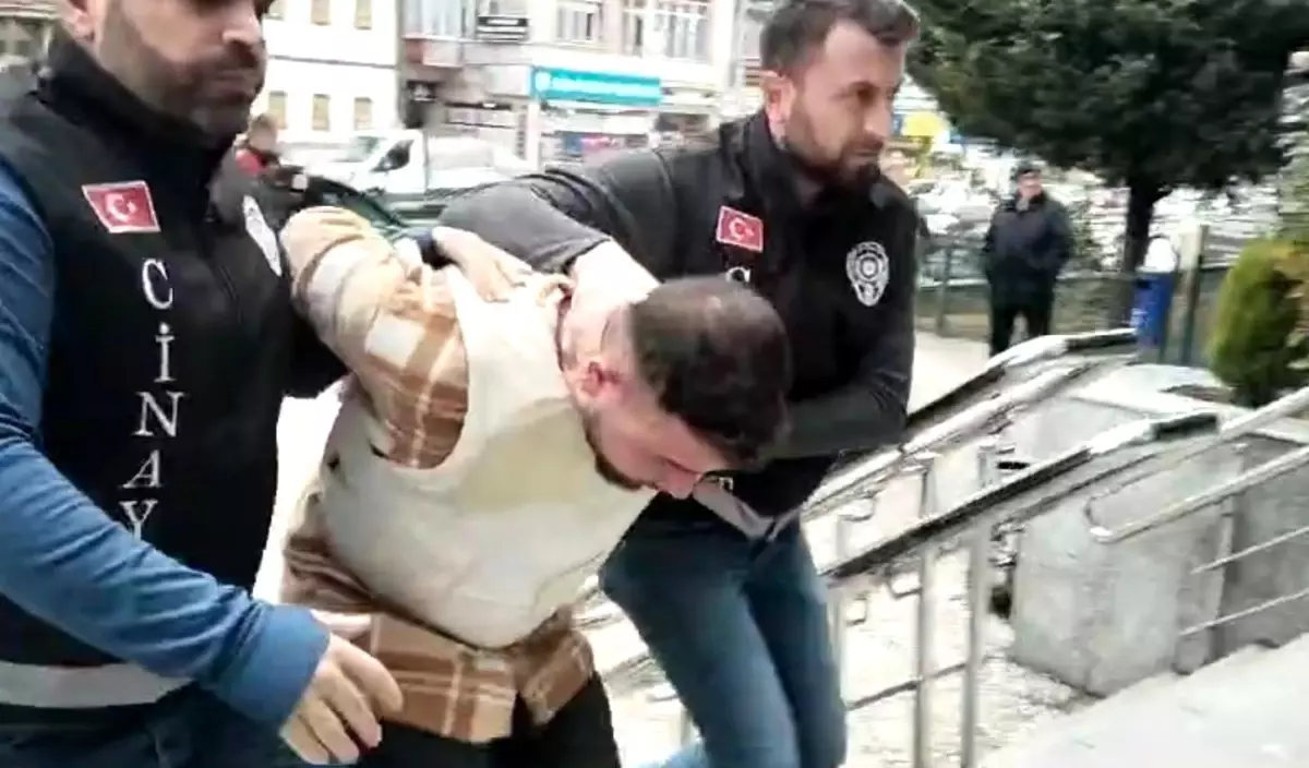 Çorum\'da Cinayet: Zanlı Adliyeye Sevk Edildi