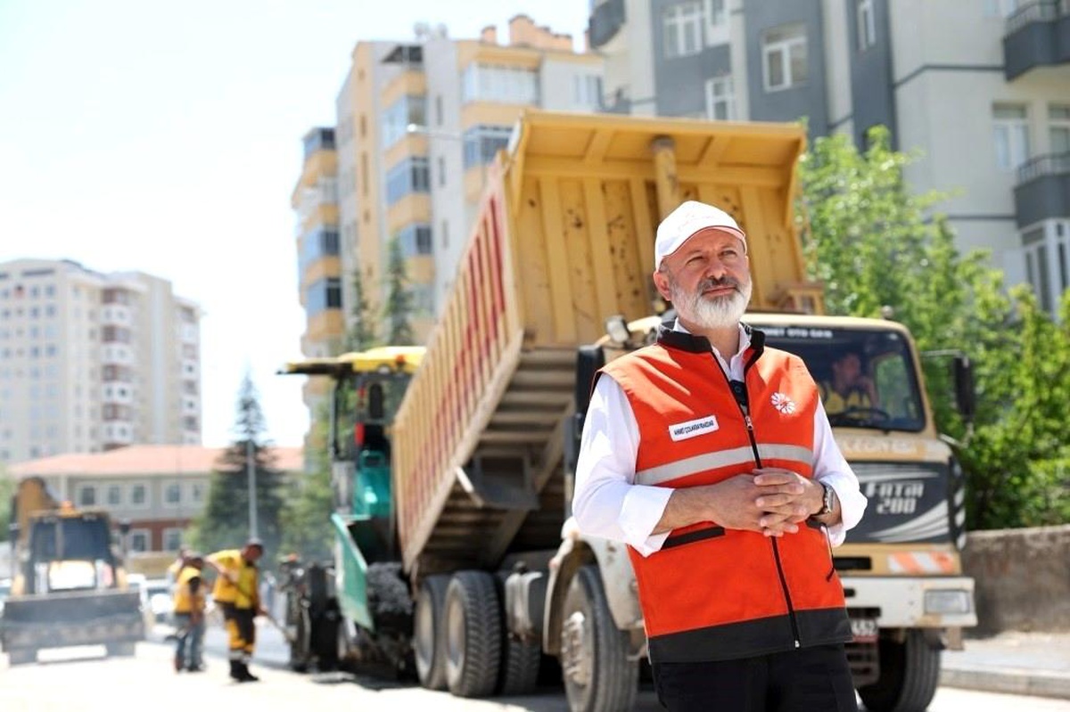 Kocasinan\'da 1 Milyon 738 Bin Ton Asfalt Serimi Gerçekleştirildi