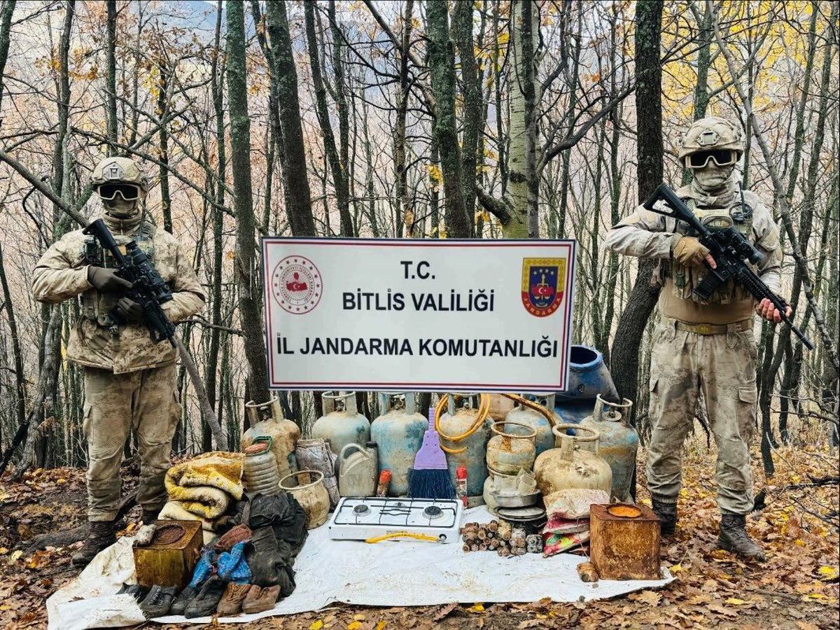 Bitlis\'te sığınakta çok sayıda yaşam malzemesi ele geçirildi