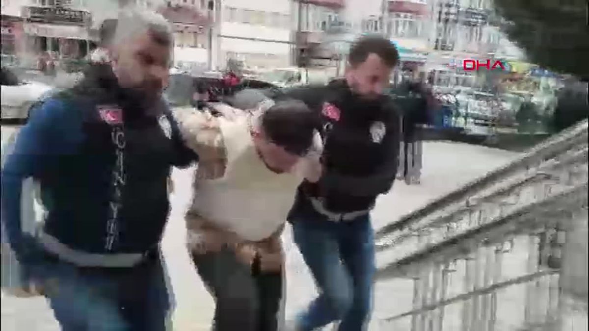 Husumetlisini öldürdü, polise teslim oldu