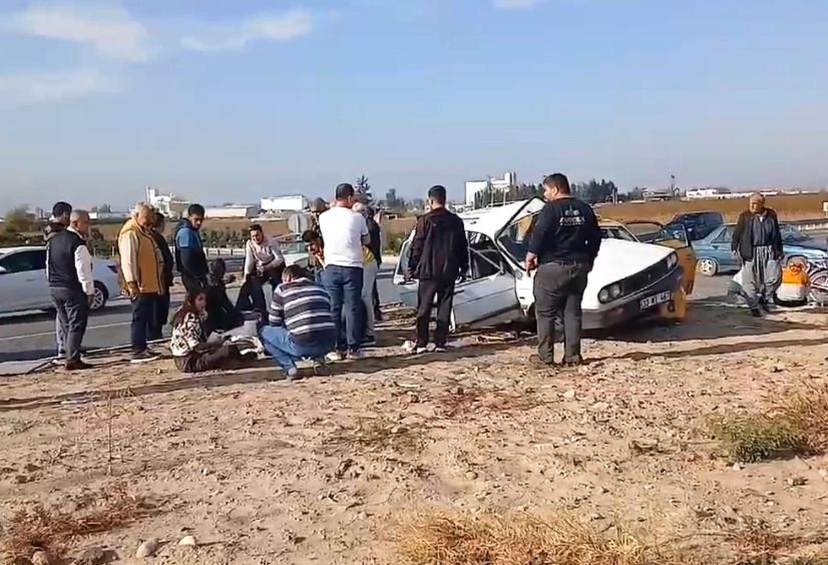 Tarsus\'ta Trafik Kazası: 6 Yaralı