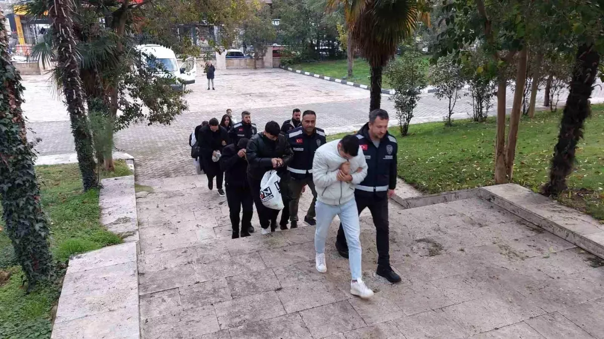 Samsun\'da Yasa Dışı Bahis Operasyonu: 7 Gözaltı