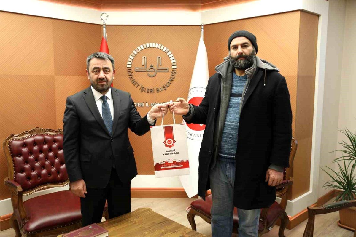 Suriyeli Ali Ezrak\'tan Örnek Davranış