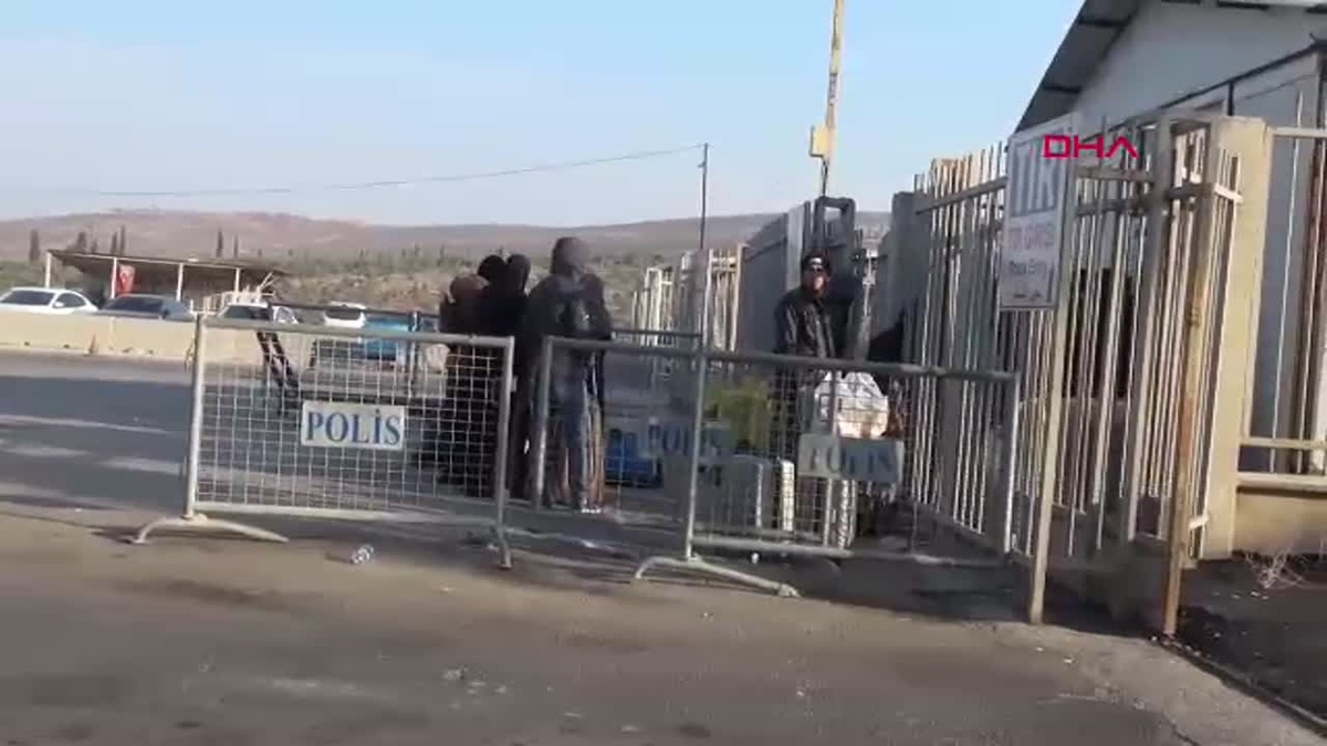 Suriyeliler Halep\'e Dönüş Yapıyor