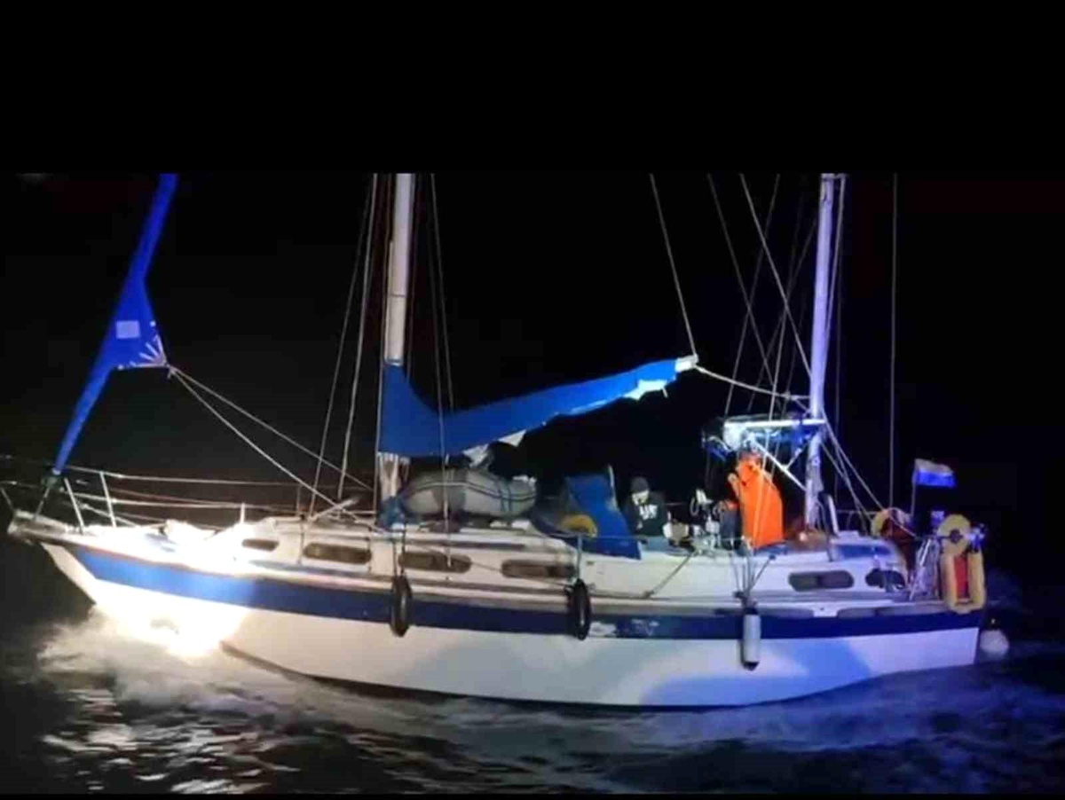 Fethiye açıklarında 57 düzensiz göçmen yakalandı