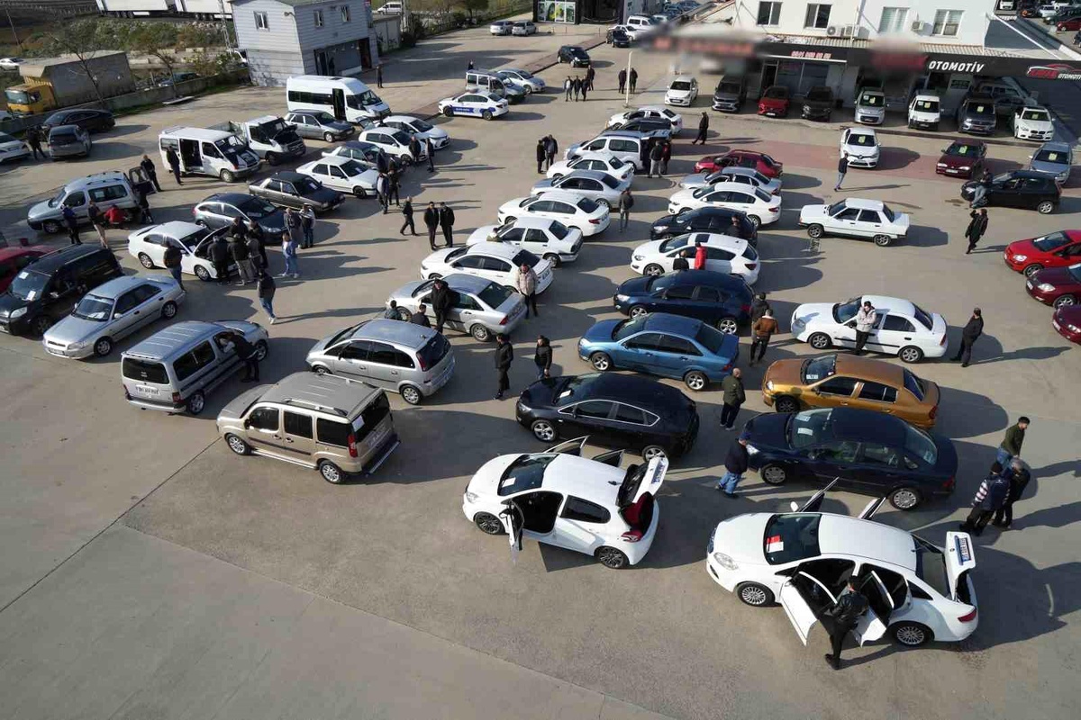 Samsun 2. El Oto Pazarında Yılsonu Hareketi