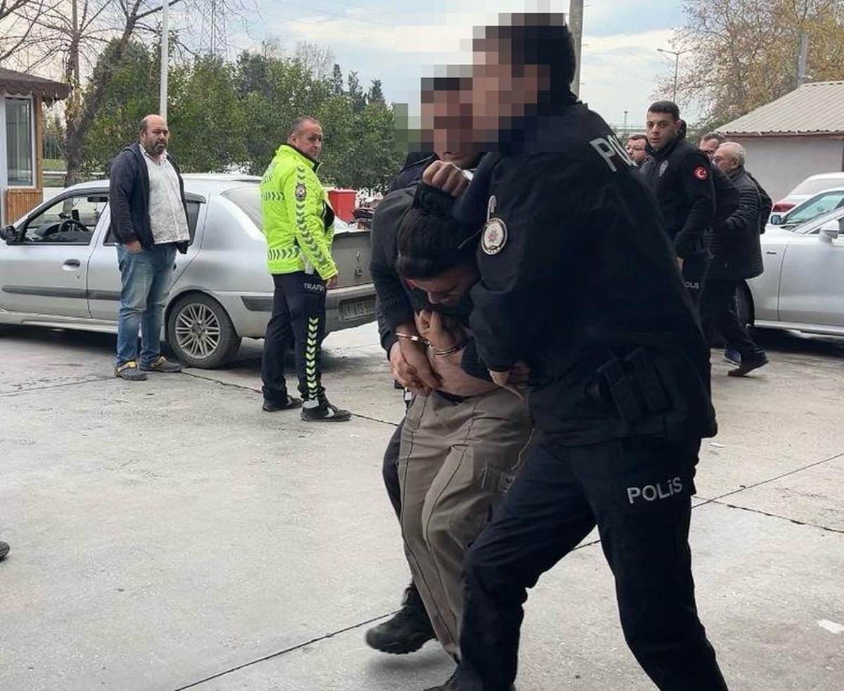 Kocaeli\'de Akaryakıt İstasyonunda Kavga: 7 Yaralı