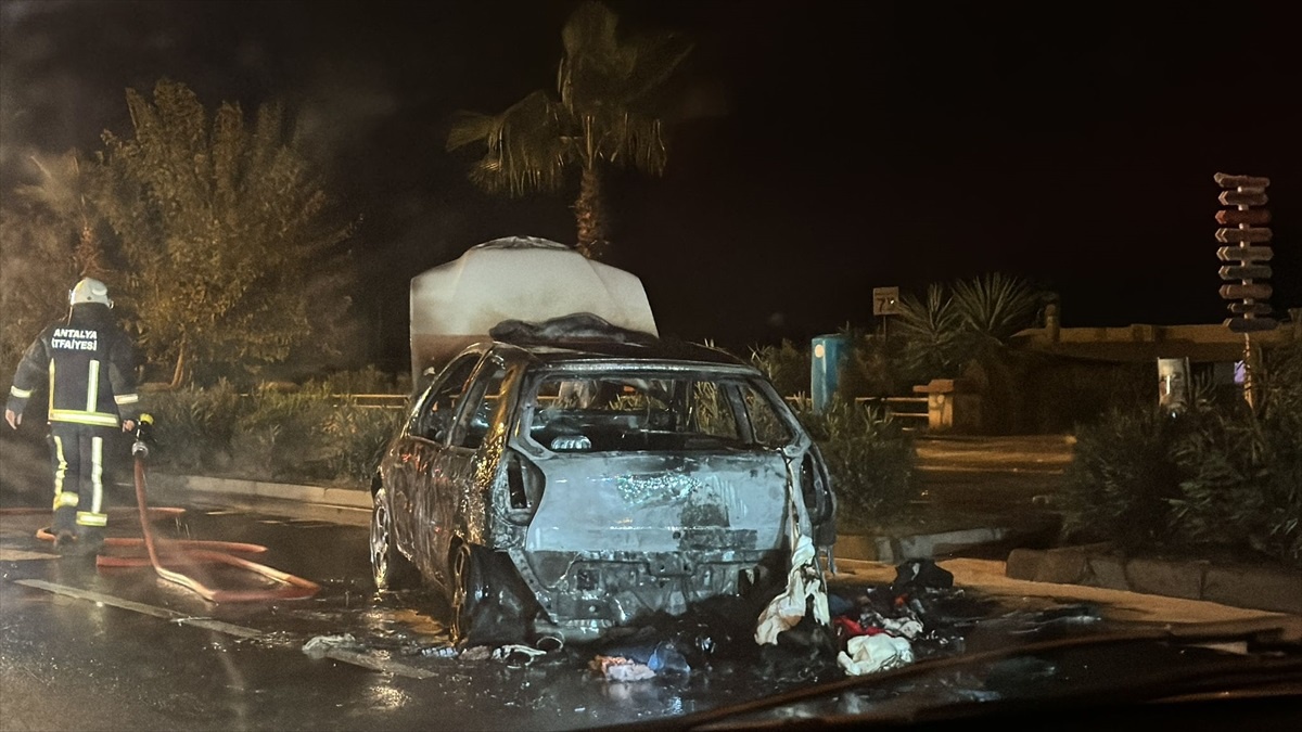 Alanya\'da Otomobil Yangını