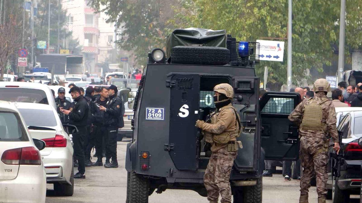 Batman\'da Gruplar Arasında Kavga