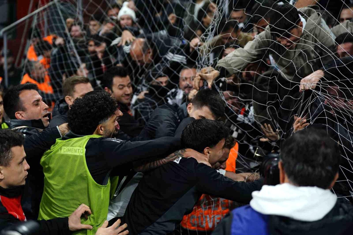 Beşiktaş, Fenerbahçe\'yi Yendi