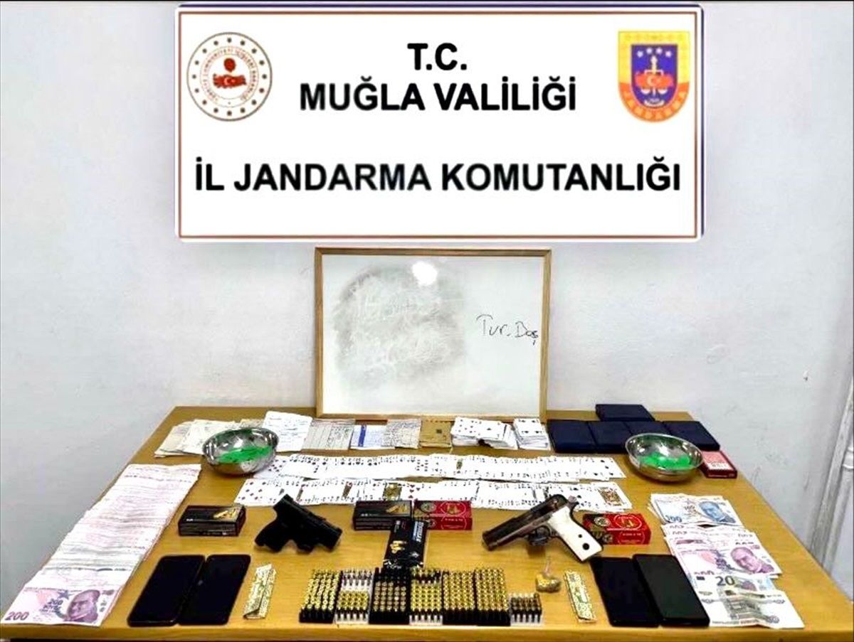 Bodrum\'da Kıraathaneye Uyuşturucu ve Kumar Operasyonu