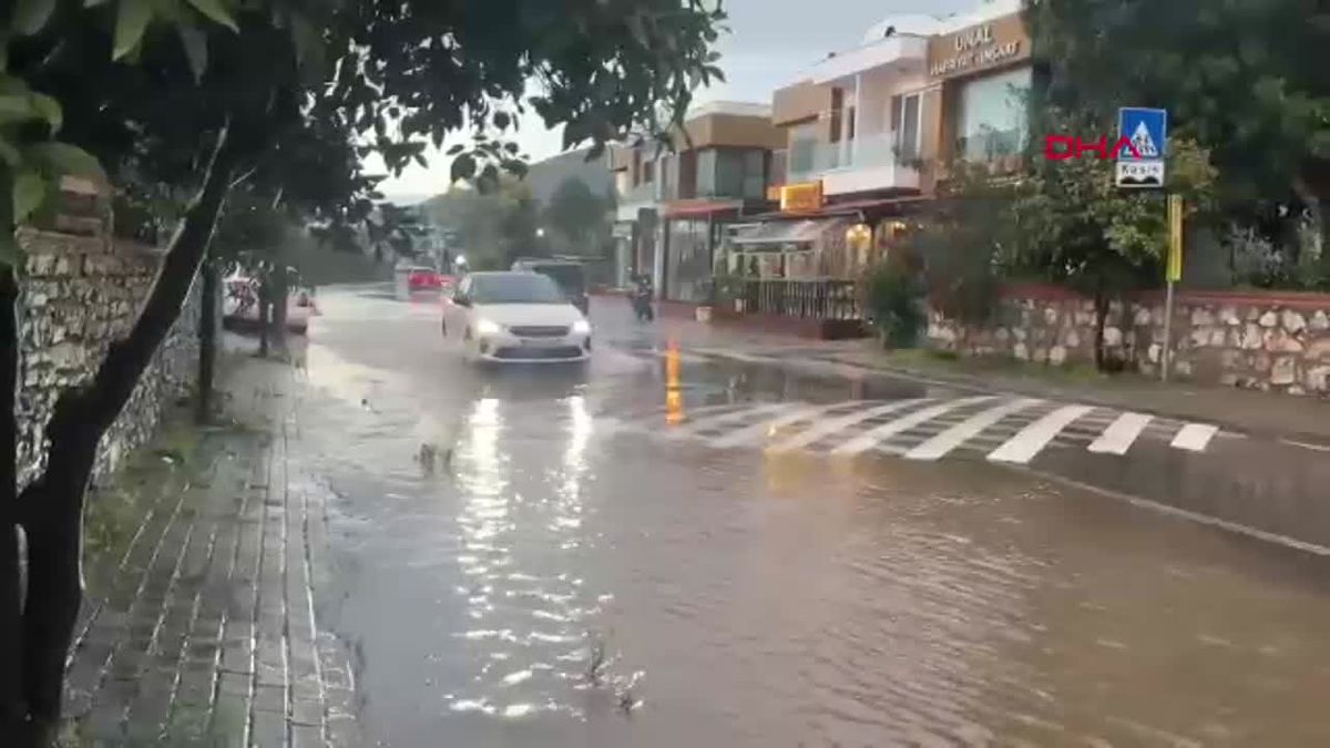 Bodrum\'da Kuvvetli Sağanak Hayatı Olumsuz Etkiliyor