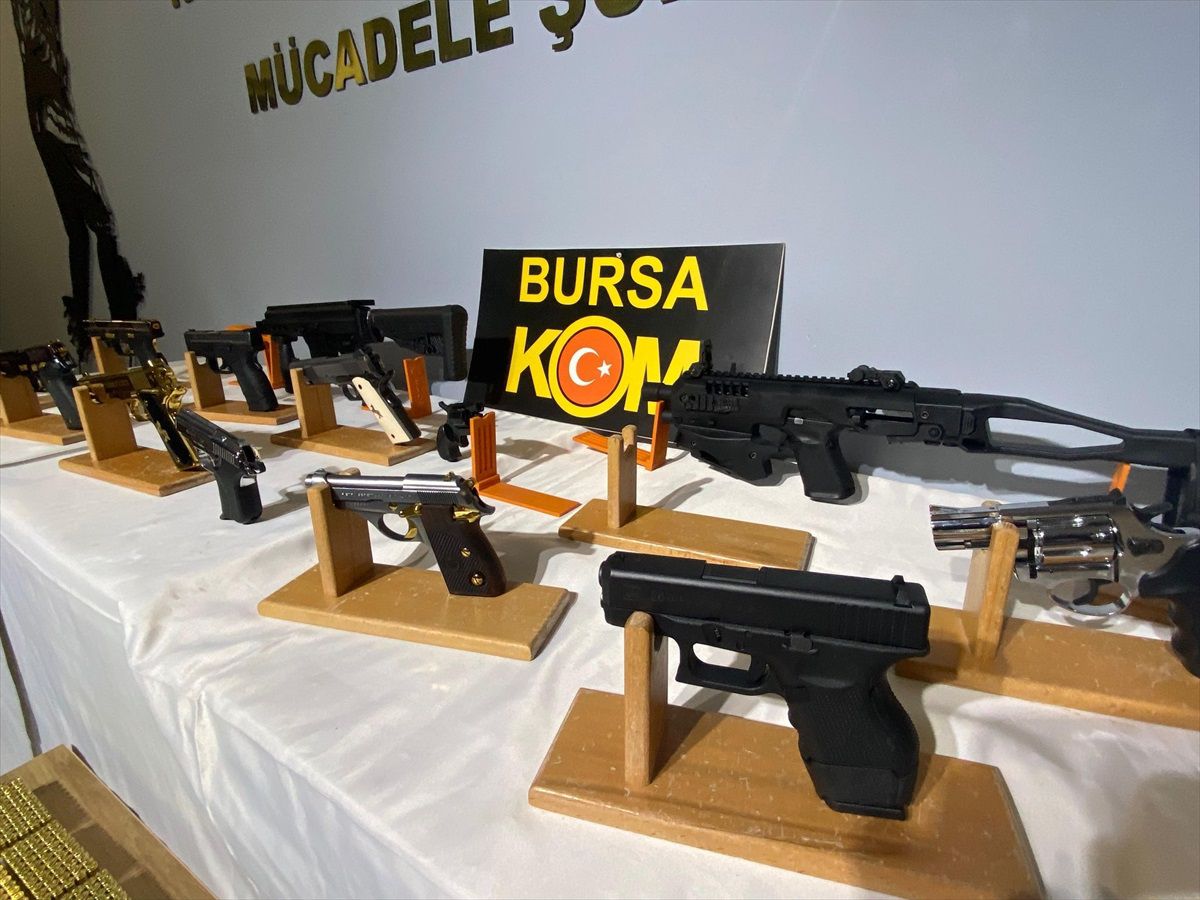 Bursa\'da Yasa Dışı Silah Operasyonu