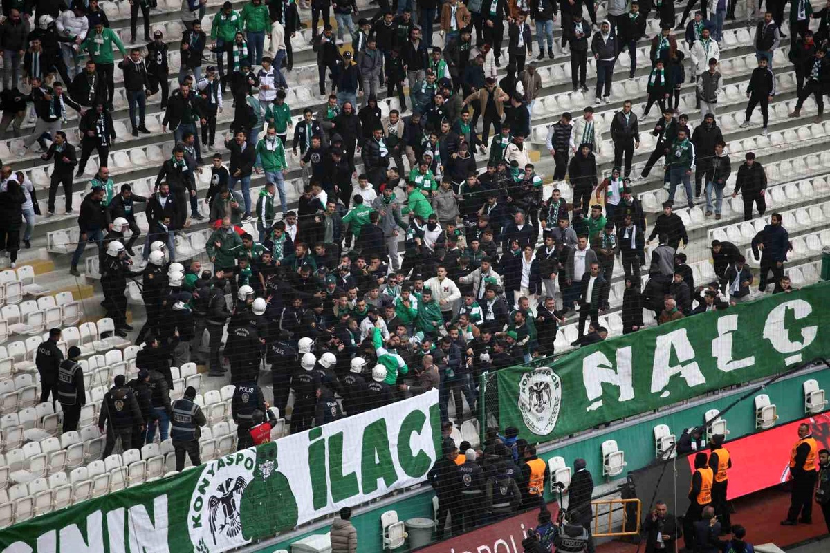 Konyaspor- Antalyaspor Maçında Gerilim