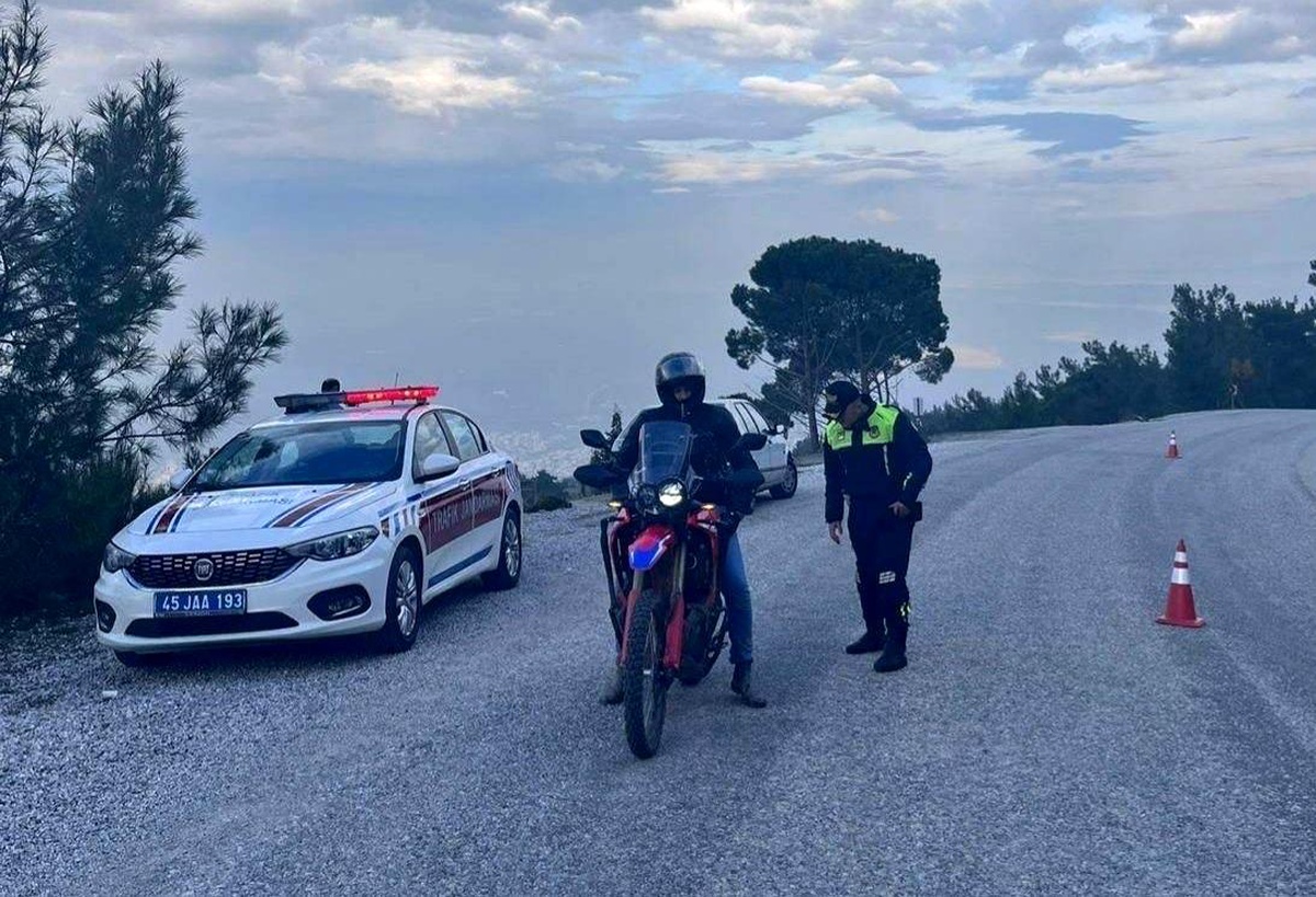 Manisa\'da Trafik Denetimi: 7 Motosiklet Men Edildi