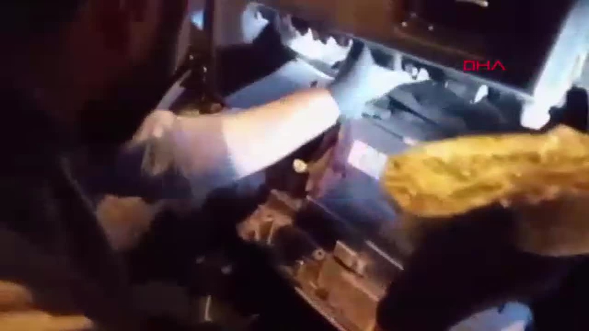 Adana\'da 50 Ruhsatsız Tabanca Ele Geçirildi