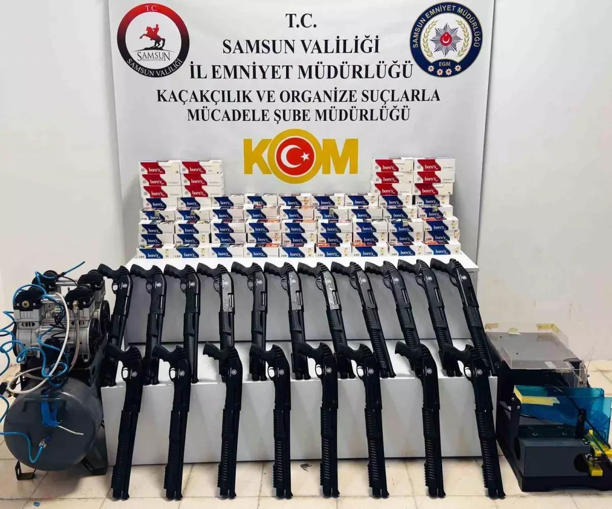 Samsun\'da Ruhsatsız Silah ve Kaçak Makaron Operasyonu