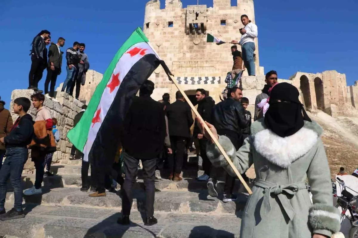 Halep\'te Muhalif Kutlamaları Devam Ediyor