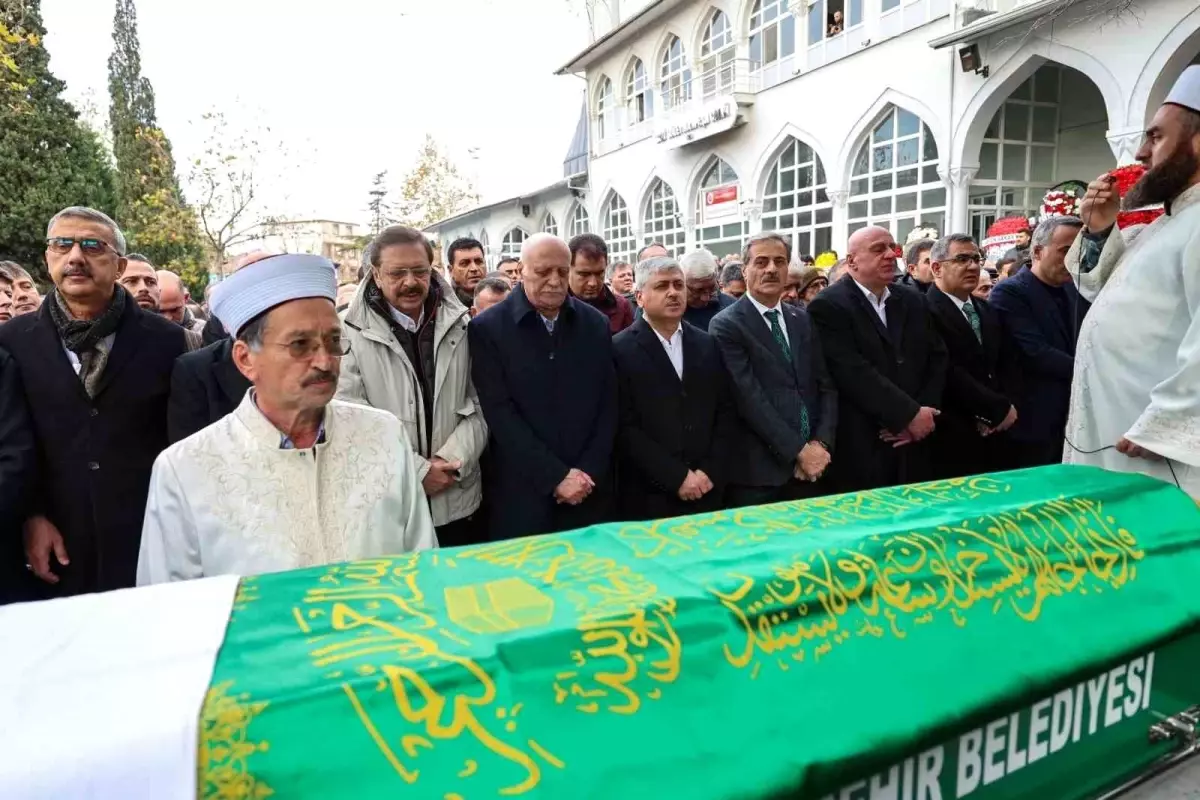 Zeki Şinasi Bayraktar Son Yolculuğuna Uğurlandı