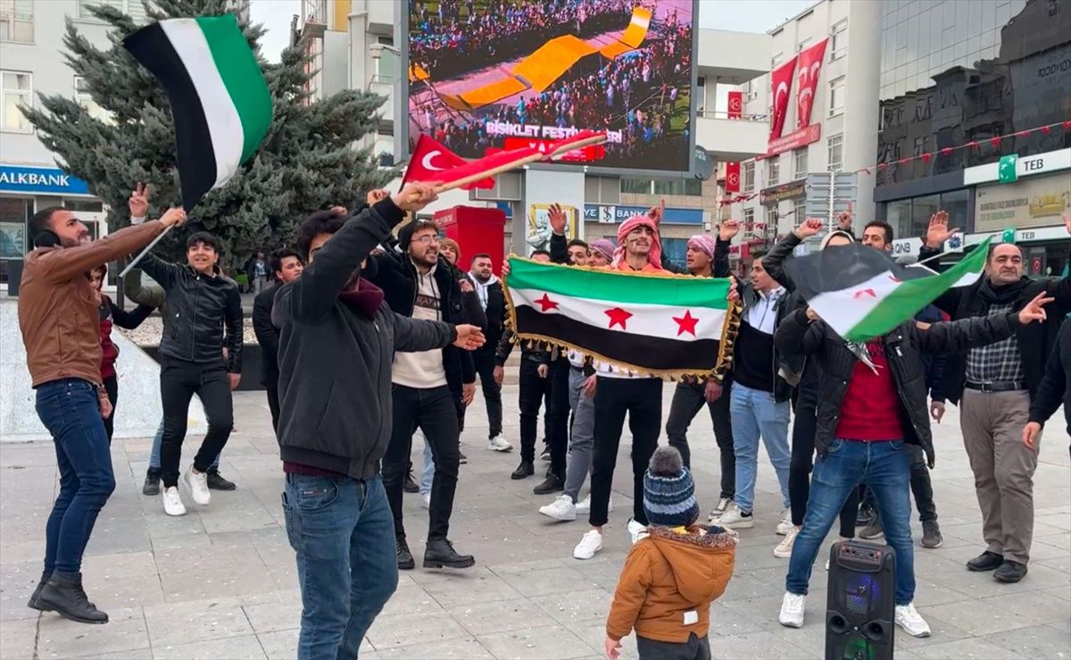 Aksaray, Afyonkarahisar, Trabzon ve Gümüşhane\'deki Suriyeliler, Baas rejiminin devrilmesini kutladı