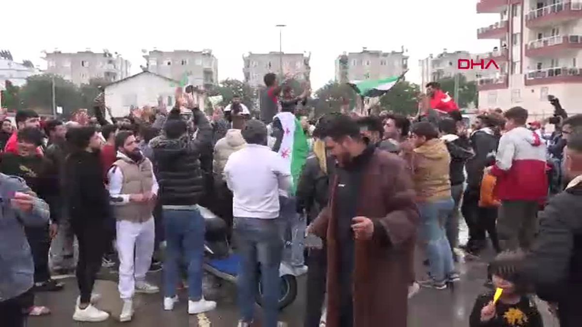 Antalya\'da Suriyeliler Kutlama Yaptı