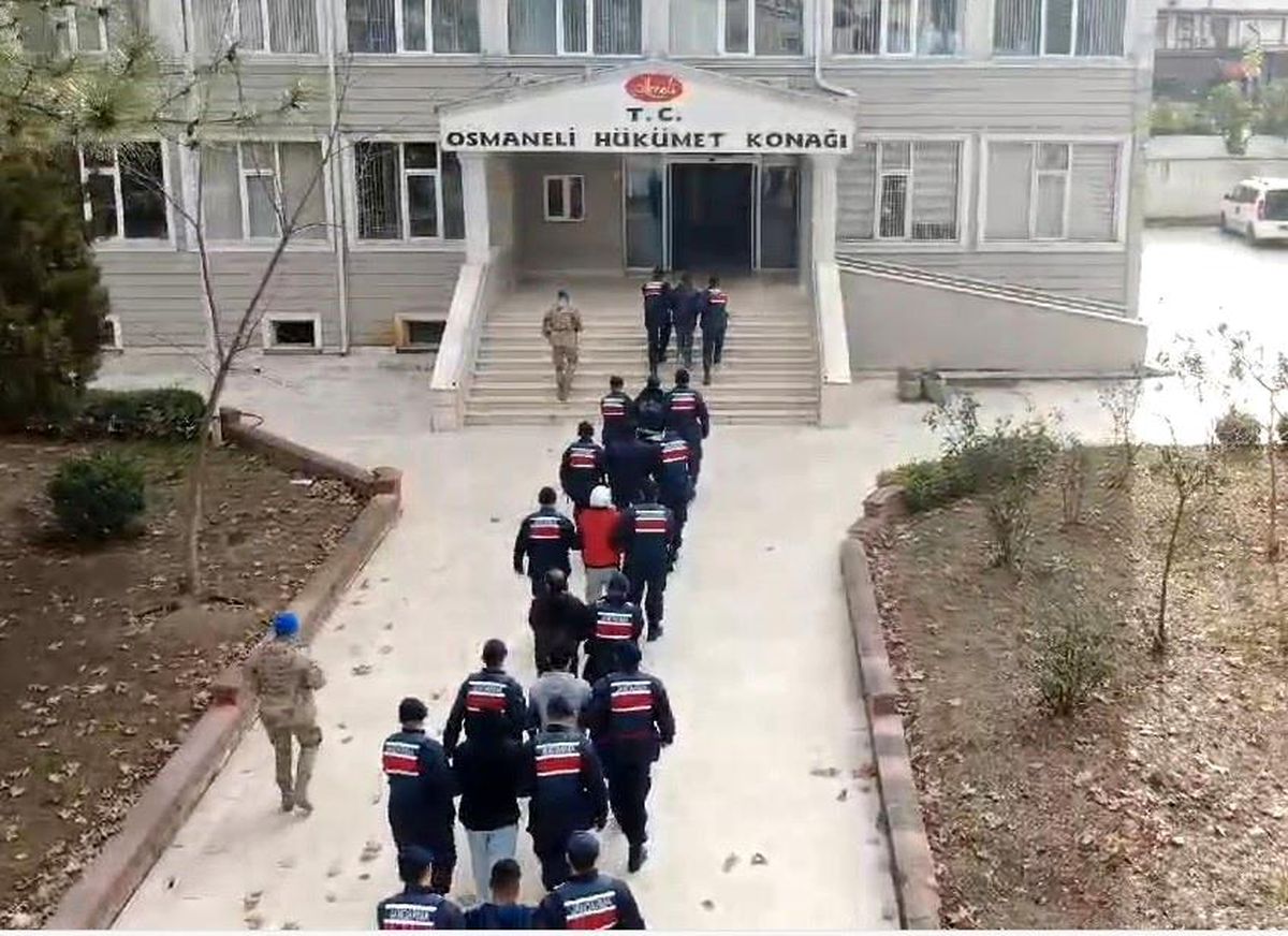 Bilecik\'te 385 Milyon Dolandıran Çete Çökertildi
