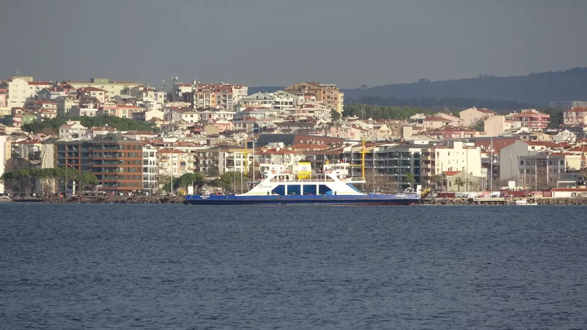 Bozcaada ve Gökçeada Feribot Seferleri Fırtına Nedeniyle İptal Edildi