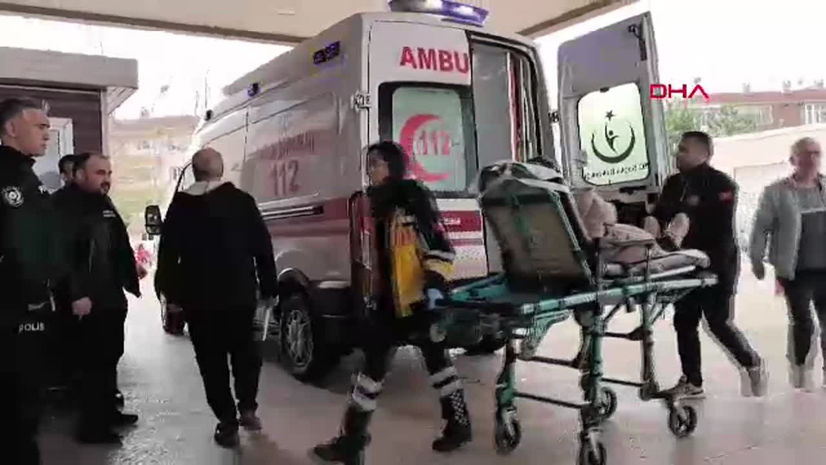Bursa\'da İki Otomobil Çarpıştı: 7 Yaralı