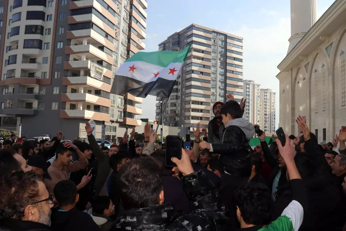 Gaziantep\'te Suriyeliler Sevinç Gösterisi Düzenledi