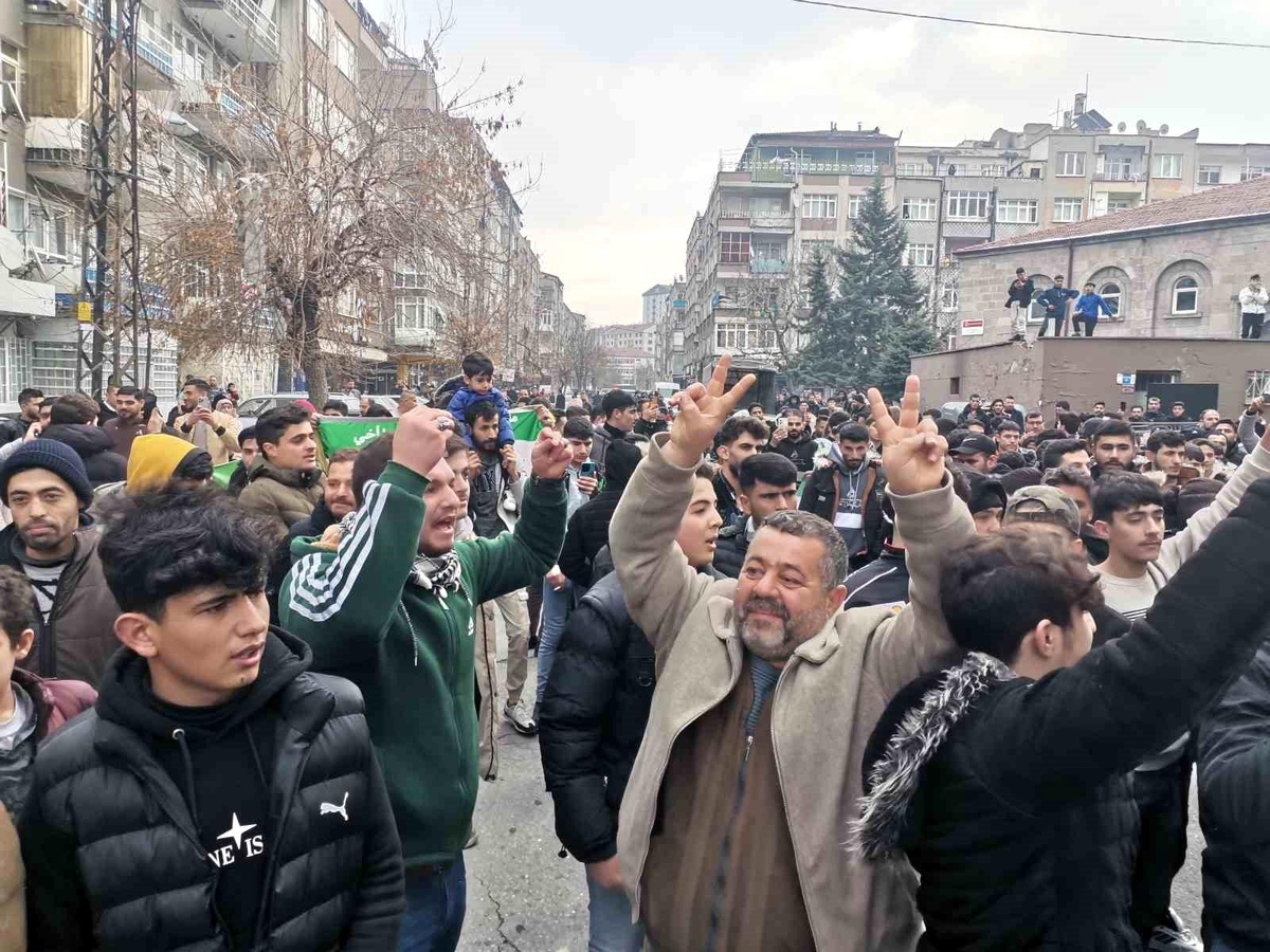 Kayseri\'de Suriyelilerden Şam Kutlaması