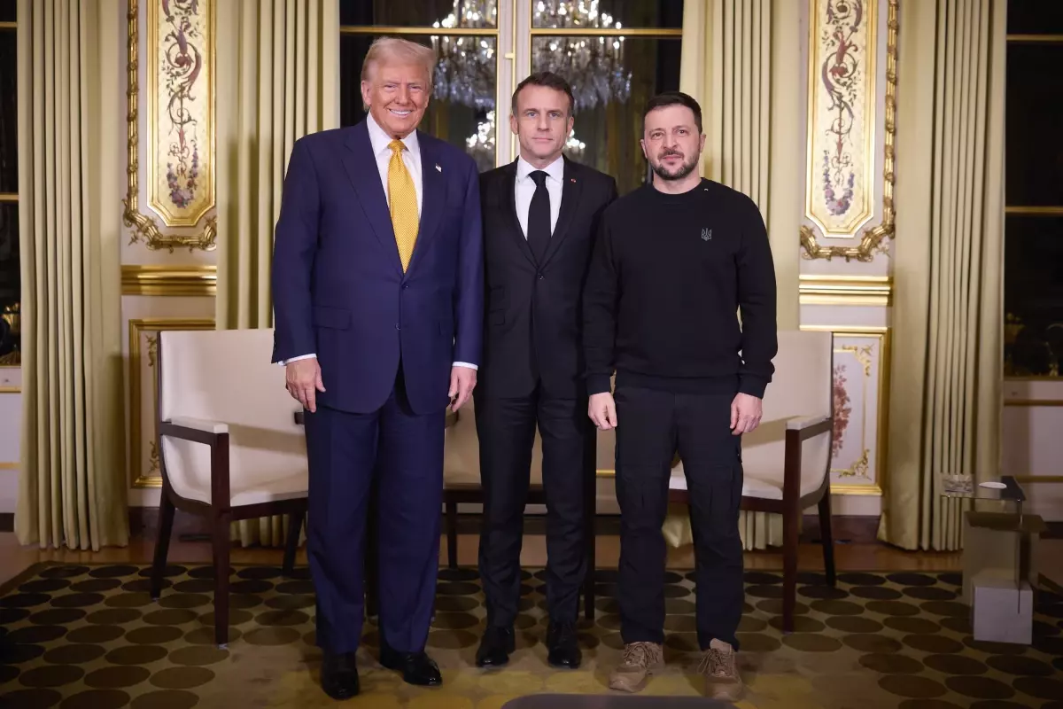 Macron, Zelenskiy ve Trump Paris\'te Rusya-Ukrayna Savaşını Görüştü