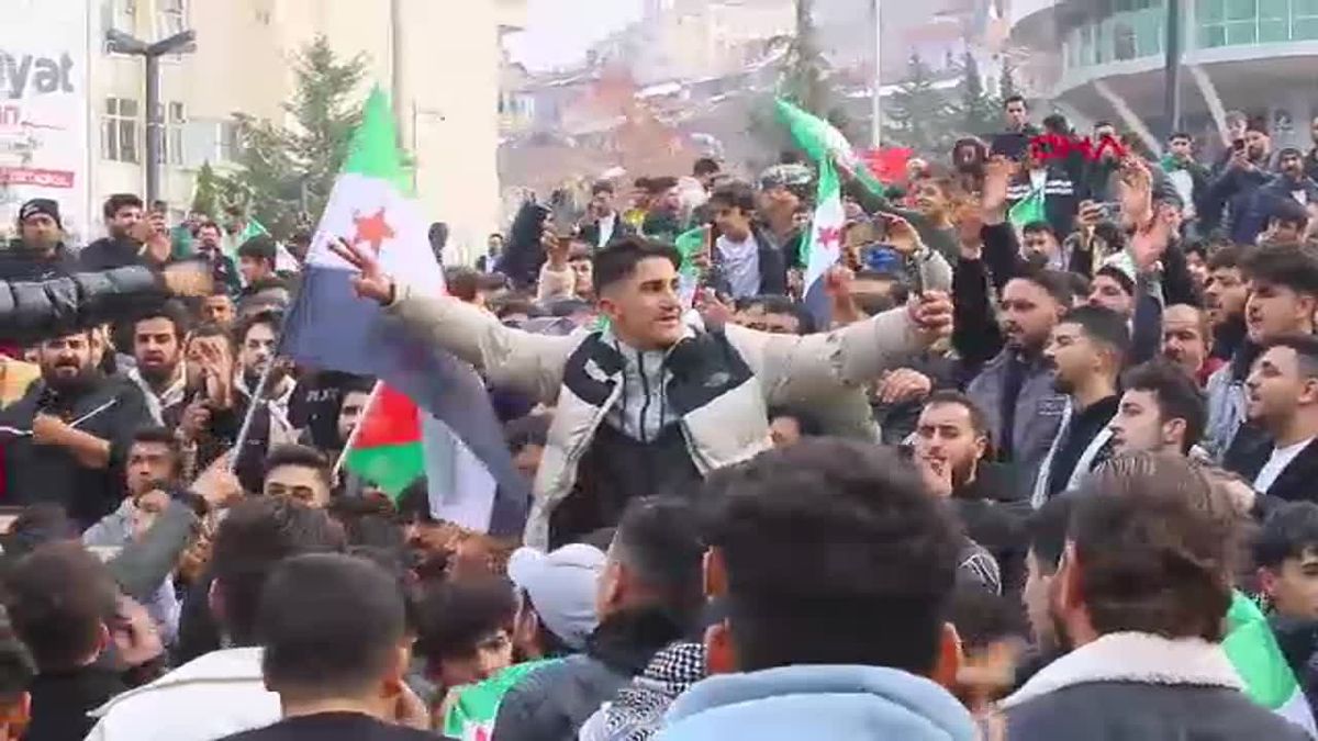 Malatya\'daki Suriyeliler, Şam\'ın Kontrolünün Ele Geçirilmesini Sevinçle Karşıladı