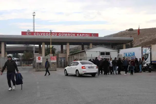 Rejimin devrildiğini duyan Suriyeliler Cilvegözü'ne akın etti: Teşekkürler Türkiye, sizleri ağırlamayı çok arzu ediyoruz