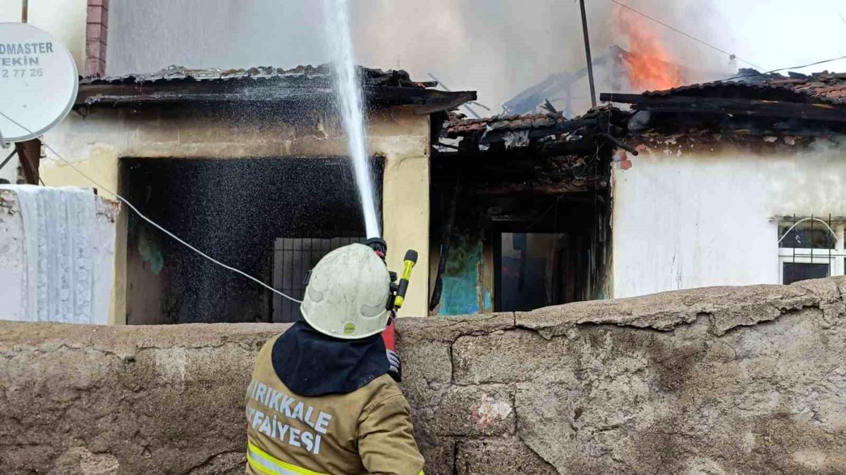 Kırıkkale\'de Müstakil Evde Yangın Çıktı