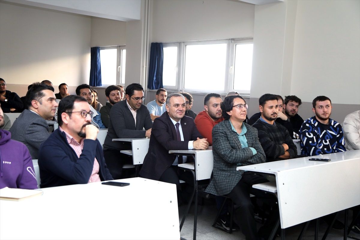 Erciyes Üniversitesi\'nde Sektör Kampüste Programı Başladı