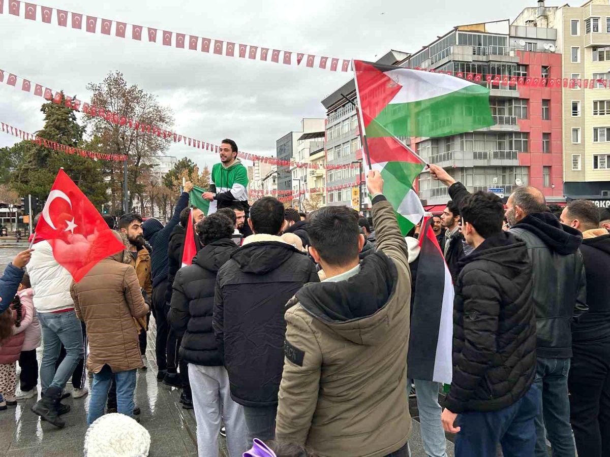 Uşak\'ta Suriyeliler kutlama yaptı