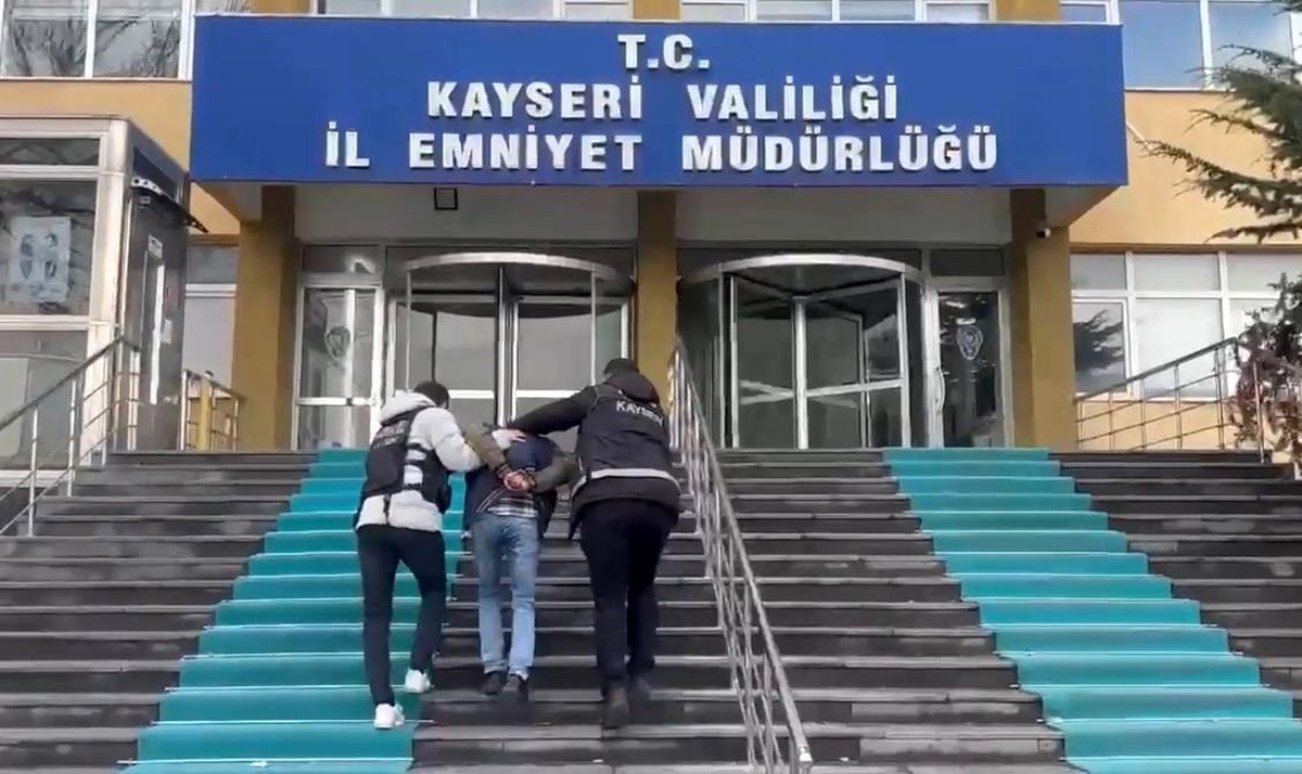 Kayseri\'de Uyuşturucu Ticareti Davası: 3 Şahıs Yakalandı