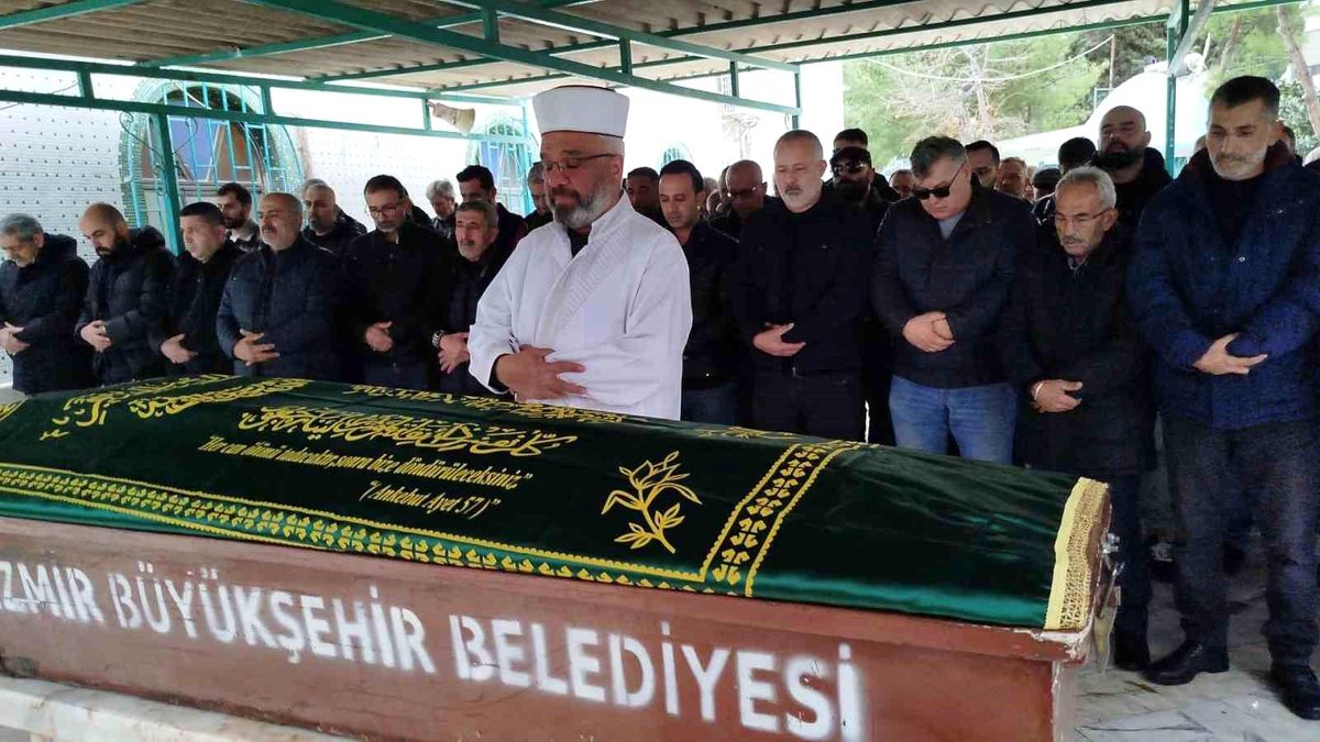İzmir\'de Eski Sevgilinin Silahıyla Ölüm