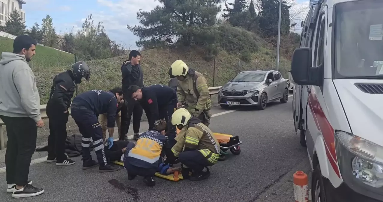 Ataşehir\'de Trafik Kazası: İki Yaralı