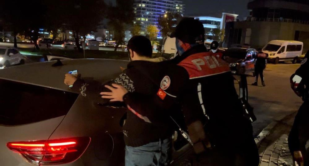 Bursa\'da Polisten Silah ve Uyuşturucu Operasyonu