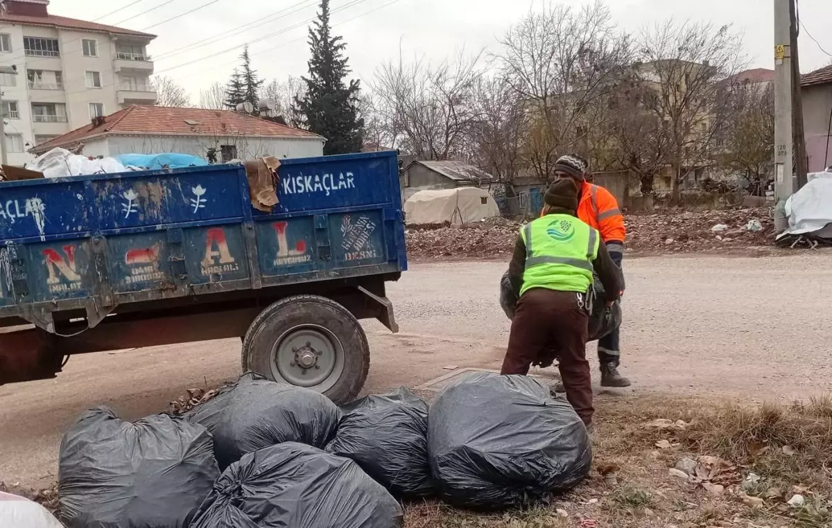 Gölbaşı Belediyesi\'nden Cadde ve Sokak Temizliği