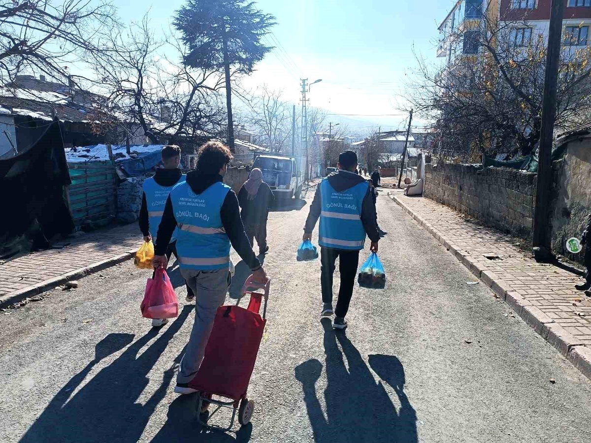 Gönüllülerden Yaşlılara Destek