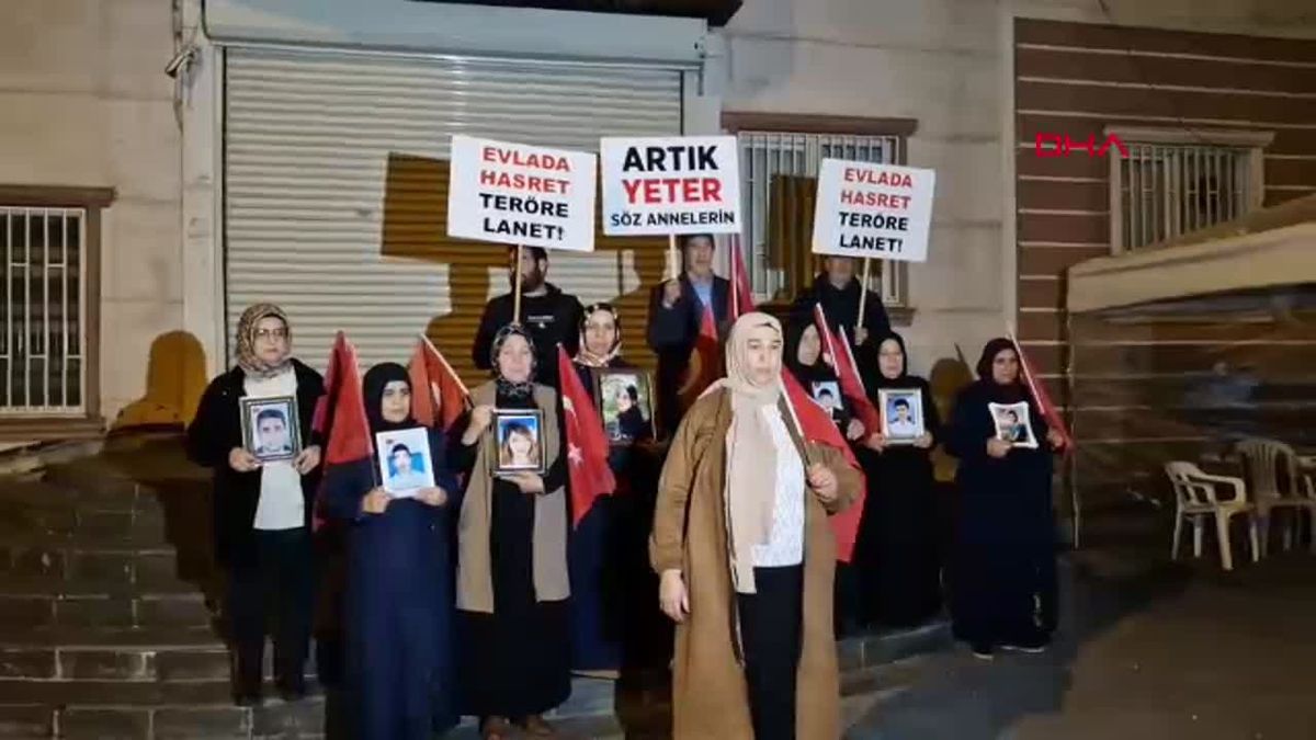 Diyarbakır\'da Evlat Nöbeti Geceye Taşındı